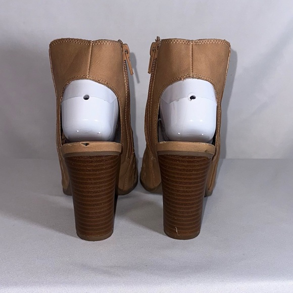 Chunky heel open toe sandals.👡 - Picture 4 of 8